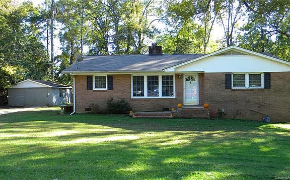 2nd image of 3977 Palmetto Dr