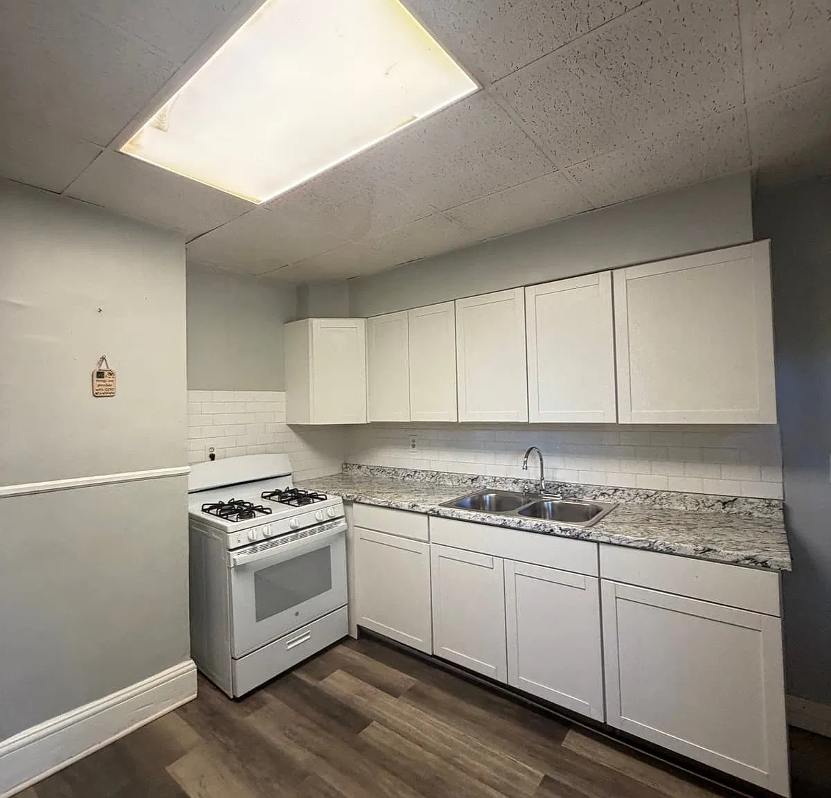 3 bed, 1000 sqft, $3,175 — Photo 1
