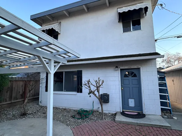 954 E Main St #1/2, Turlock, CA 95380