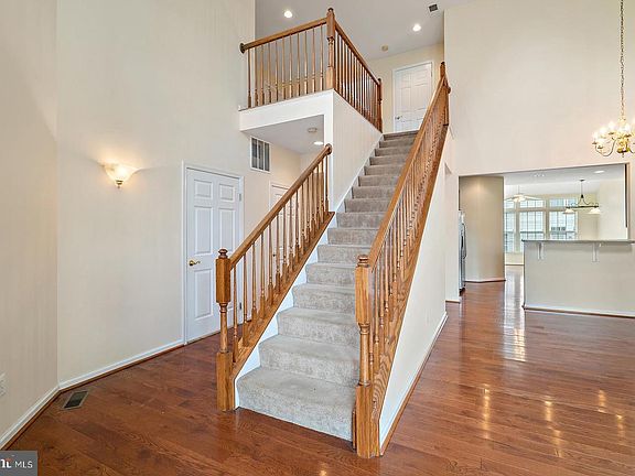 4th image of 198 Moonstone Dr