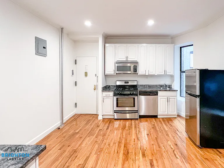 108 9th Ave #2D — Photo 2