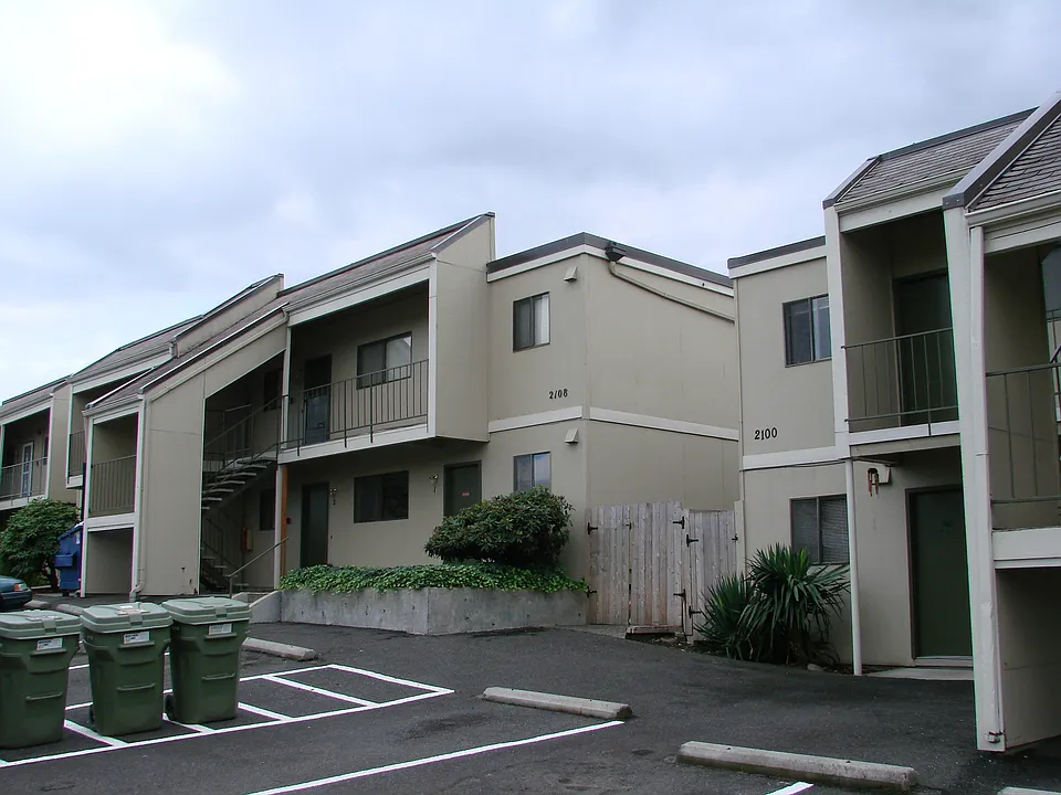 2108 E Evergreen Blvd
