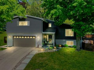 393 Bretcoe Dr, Green Bay, WI 54302