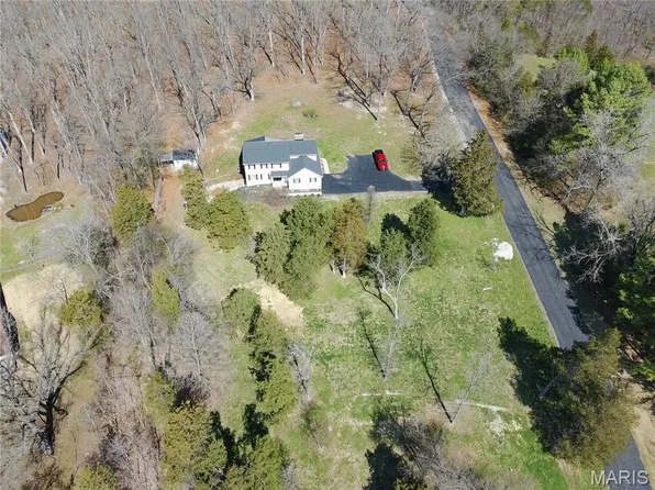 3885 Dutch Hollow Ln, Pacific, MO 63069