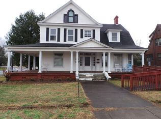 203 S Limestone St, Gaffney, SC 29340