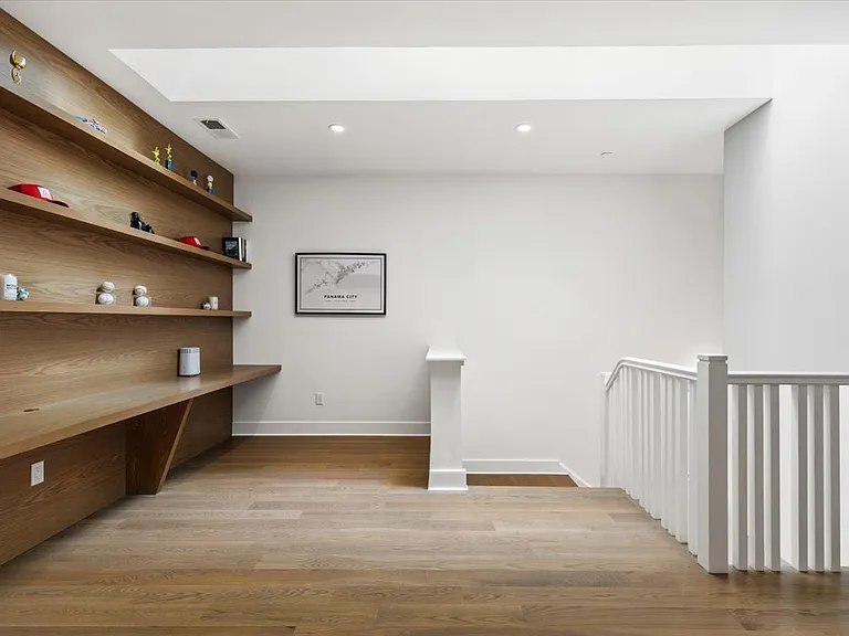 Large loft area with skylight- perfect for office or flex space