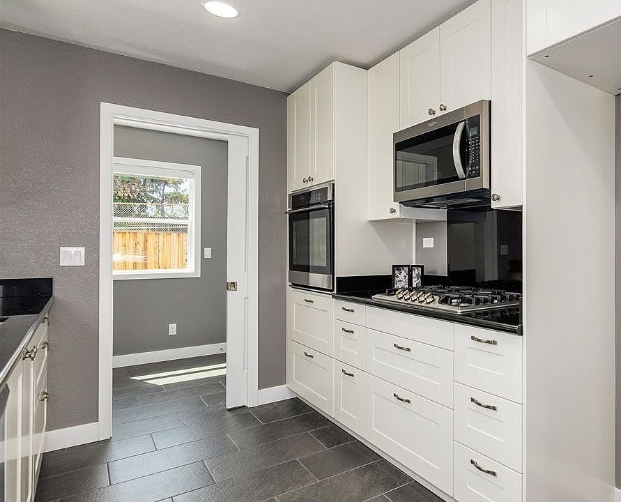 1st image of 108 Russell Dr