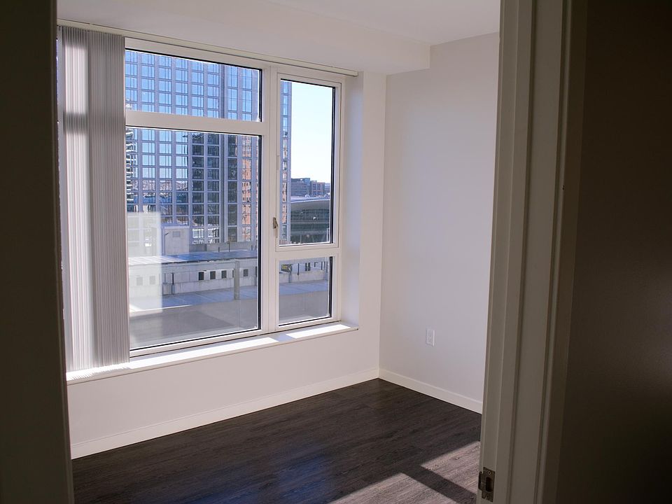 2nd image of 503 Congress St #1513