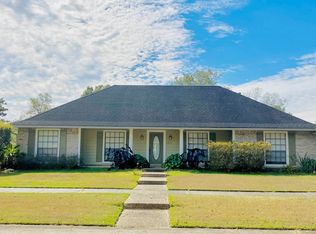 13716 Cedar Ridge Ave, Baton Rouge, LA 70817