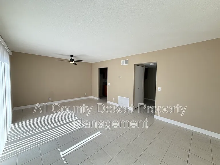 69180 Victoria Dr #8 — Photo 9