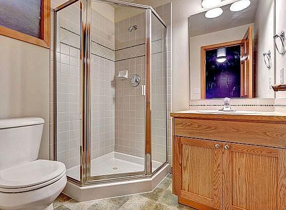 1st floor  bathroom