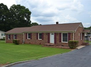 103 N 13th Ave, Mayodan, NC 27027