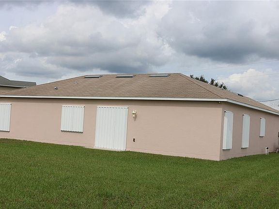 5th image of 851 Fraser Dr