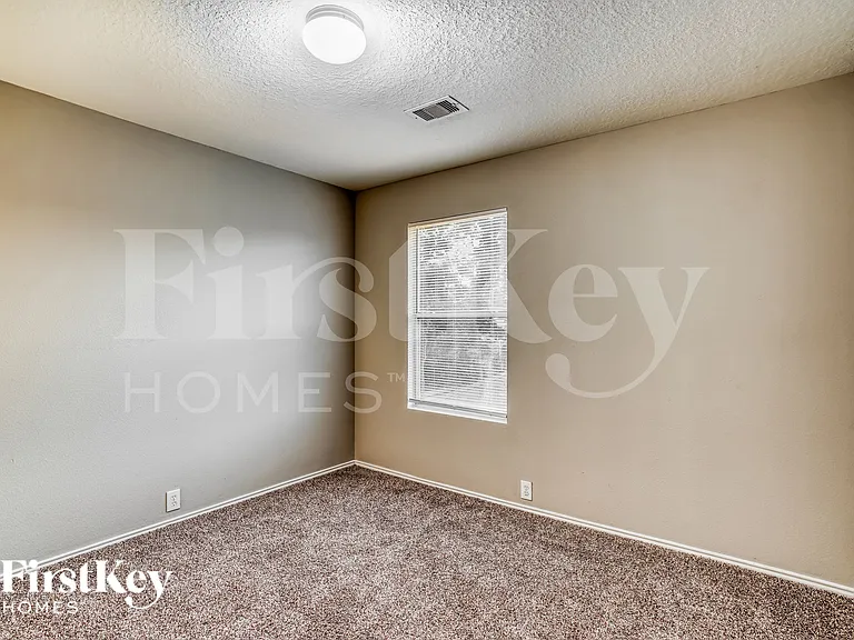 6331 Scotchwood Dr — Photo 14