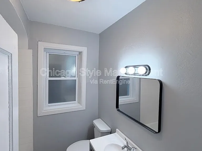 10625 S Calumet Ave #3 — Photo 5