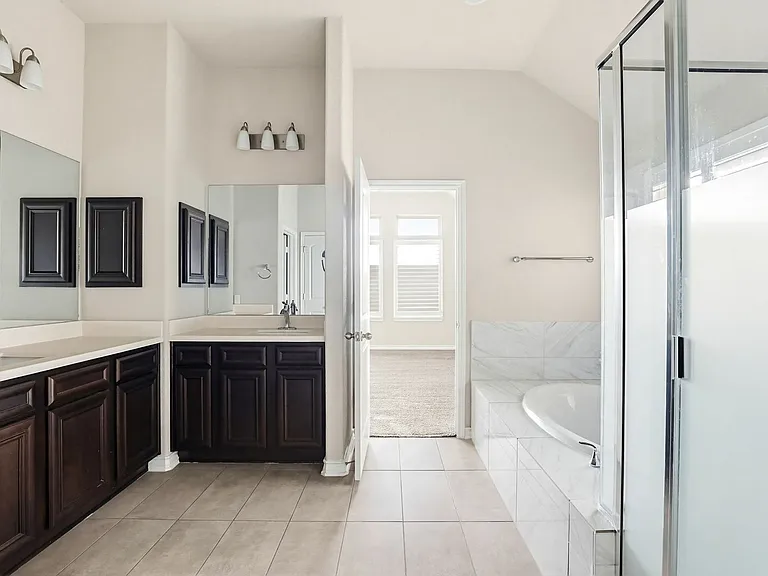 307 James Bonham Way — Photo 27
