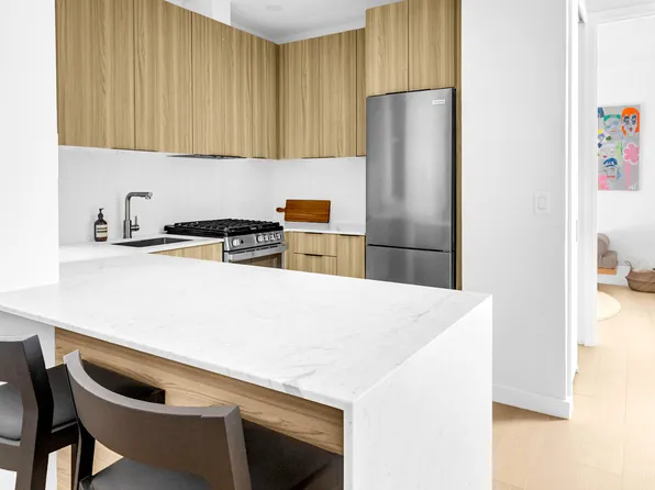 210 Hull Street image 3 of 8