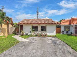 13545 SW 8th Ln, Miami, FL 33184