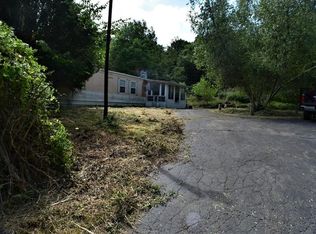 1702 New Bedford Sharon Rd, West Middlesex, PA 16159