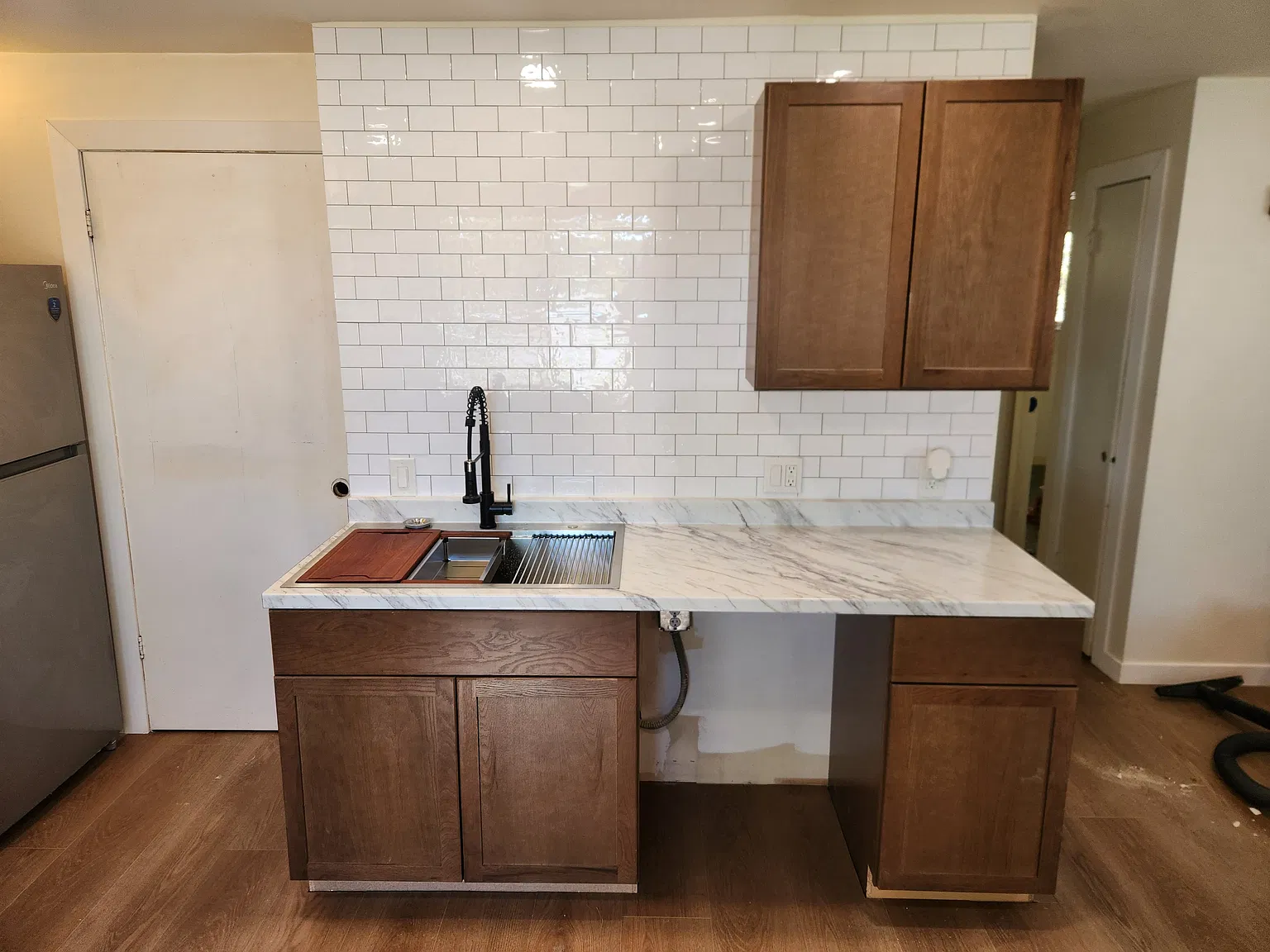 Stunning Full Remodel 2BR/1BA, Move-In Ready 11/1 — Photo 4