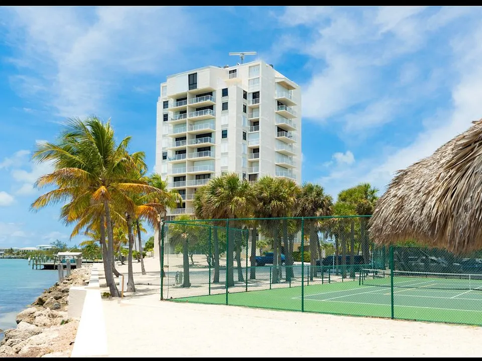 2000 Coco Plum Dr