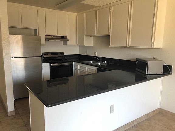 3rd image of 939 E Washington Ave