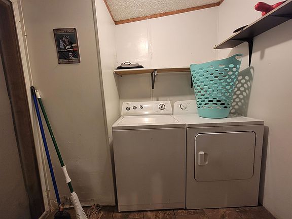 4th image of 3905 N Fowler Ave