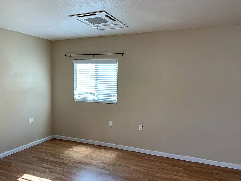 225 Highland Ave #B — Photo 7