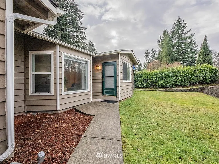 22913 Meridian Ave S — Photo 2