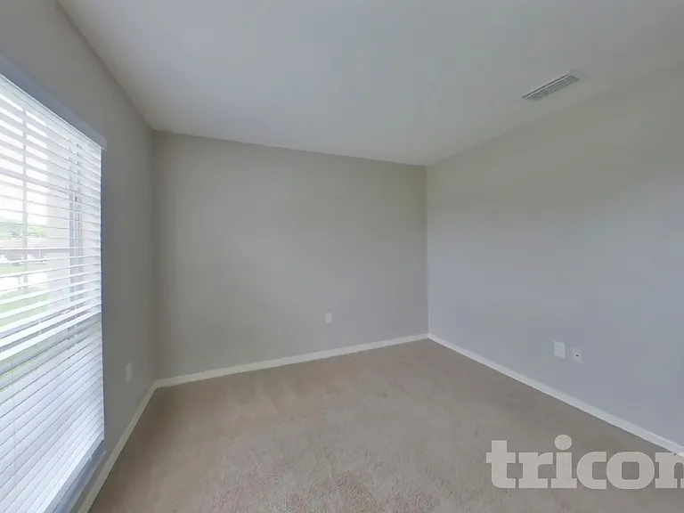 7833 Manor Dr — Photo 11