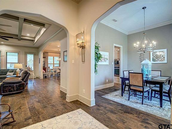 3rd image of 18256 Spruce Hill Dr