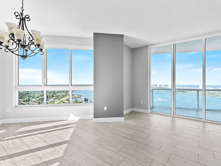 241 Riverside Dr #2610 — Photo 4