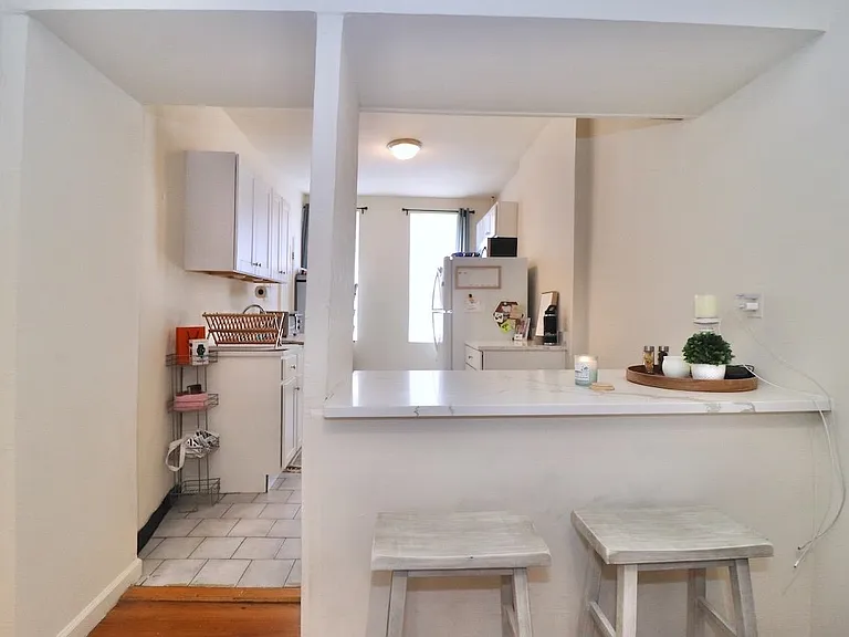 510 Adams St #2R — Photo 8