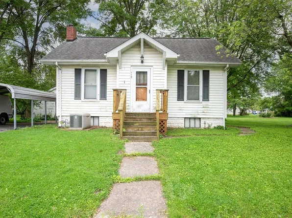 110 McKinley St, Worden, IL 62097