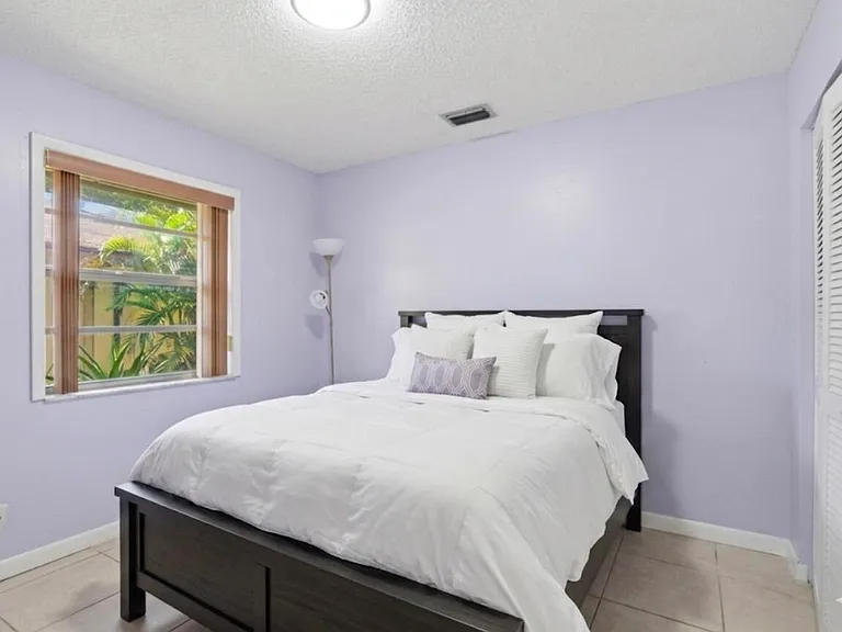 5330 Mendoza St — Photo 7