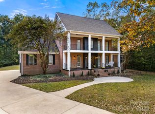 1713 Oak Park Ct, Iron Station, NC 28080