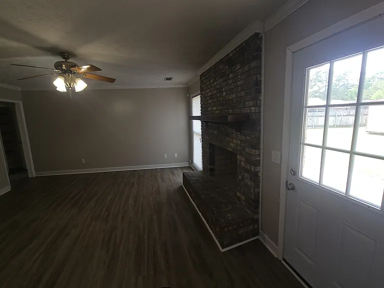 5727 Lexington Dr — Photo 20