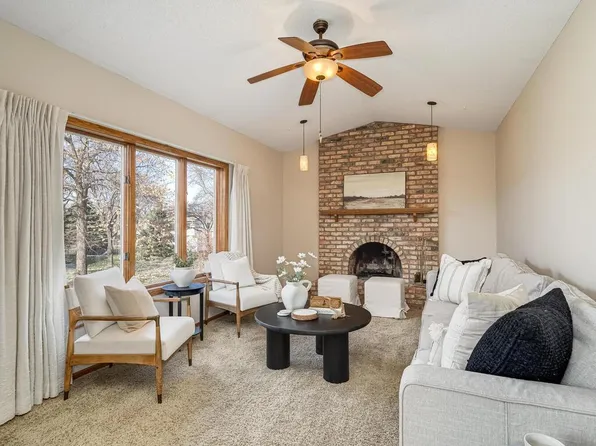 4885 Deerwood Ln N, Plymouth, MN 55442