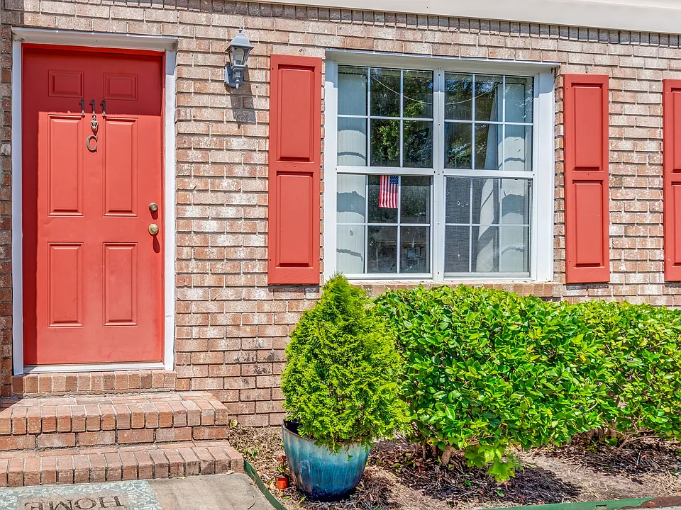 111 Elmwood Ave #C