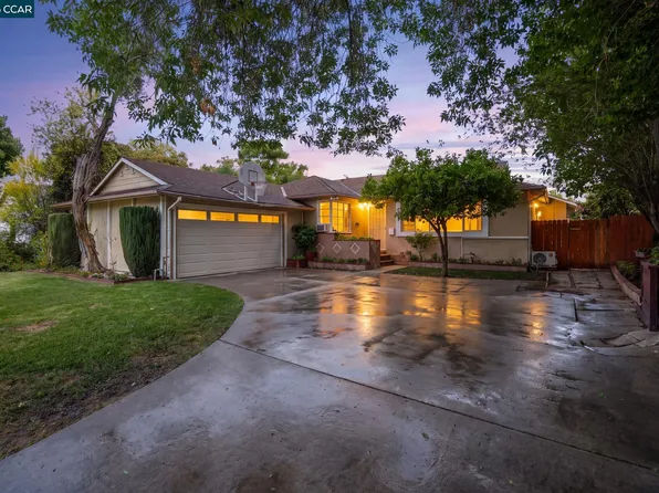 6422 Lubao Ave, Woodland Hills, CA 91367
