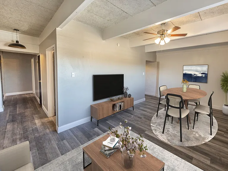 2601 York Ave — Photo 39