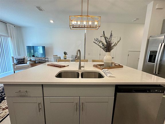 5th image of 3643 Main Harbor Dr #1