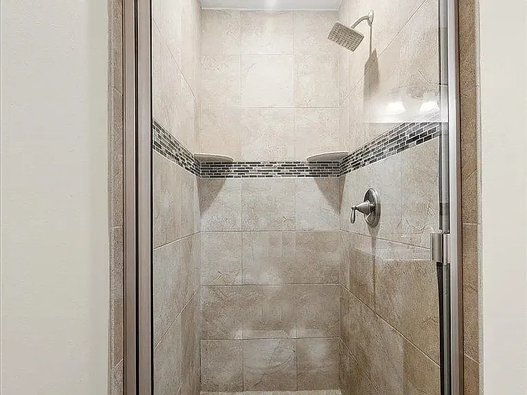2136 Harriet Dr — Photo 14
