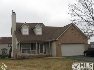 16314 Quail Ridge Ct, Fenton, MI 48430