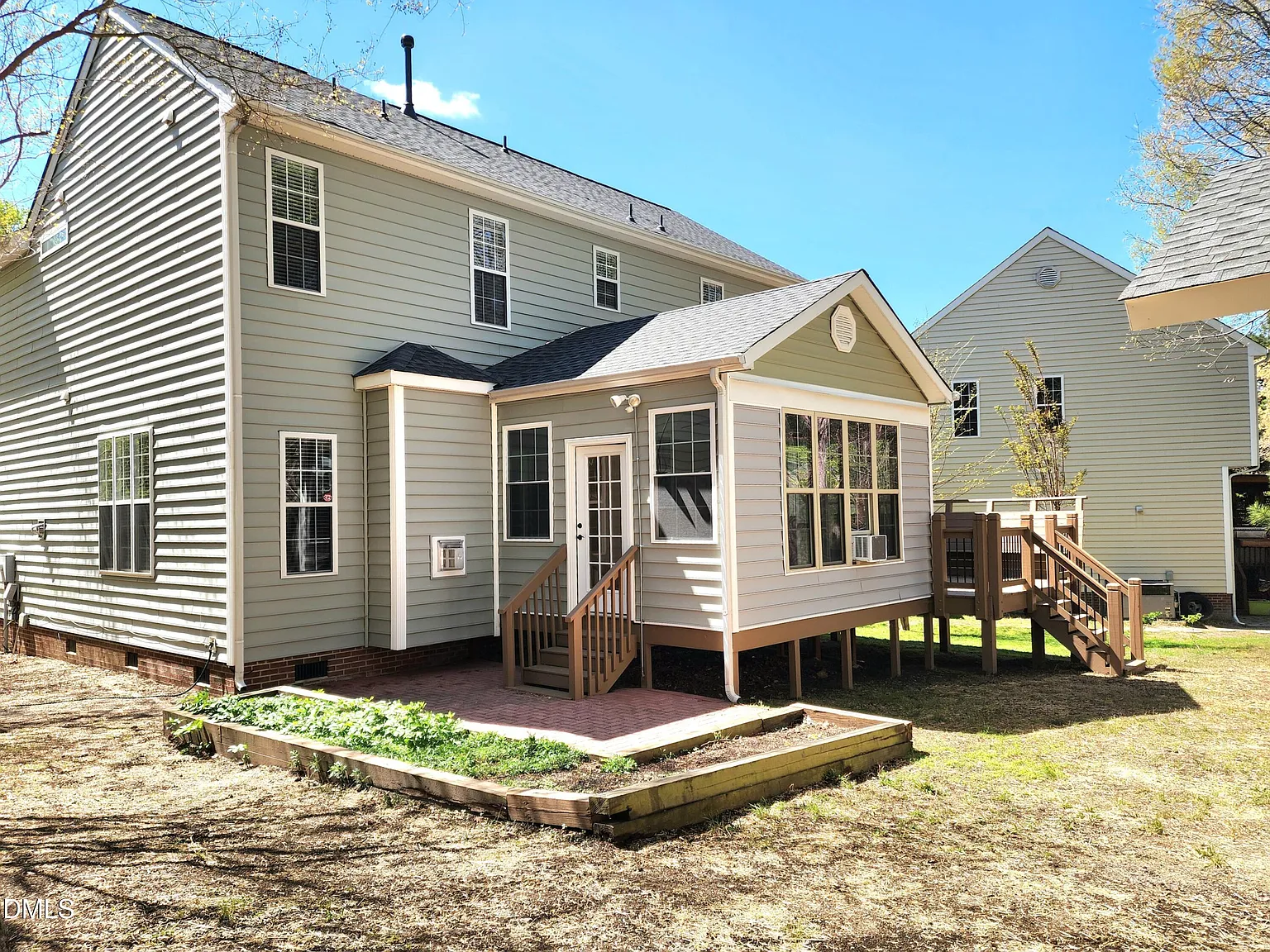 4 bed, 2.5 bath, $2,350 — Photo 3