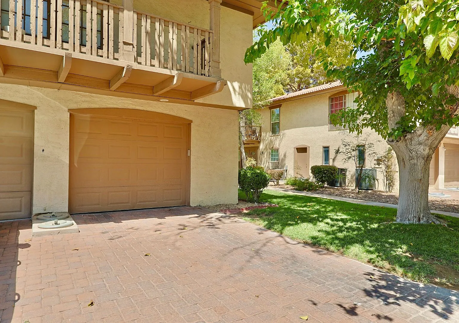 Beautiful Condo in Las Vegas Country Club! — Photo 4