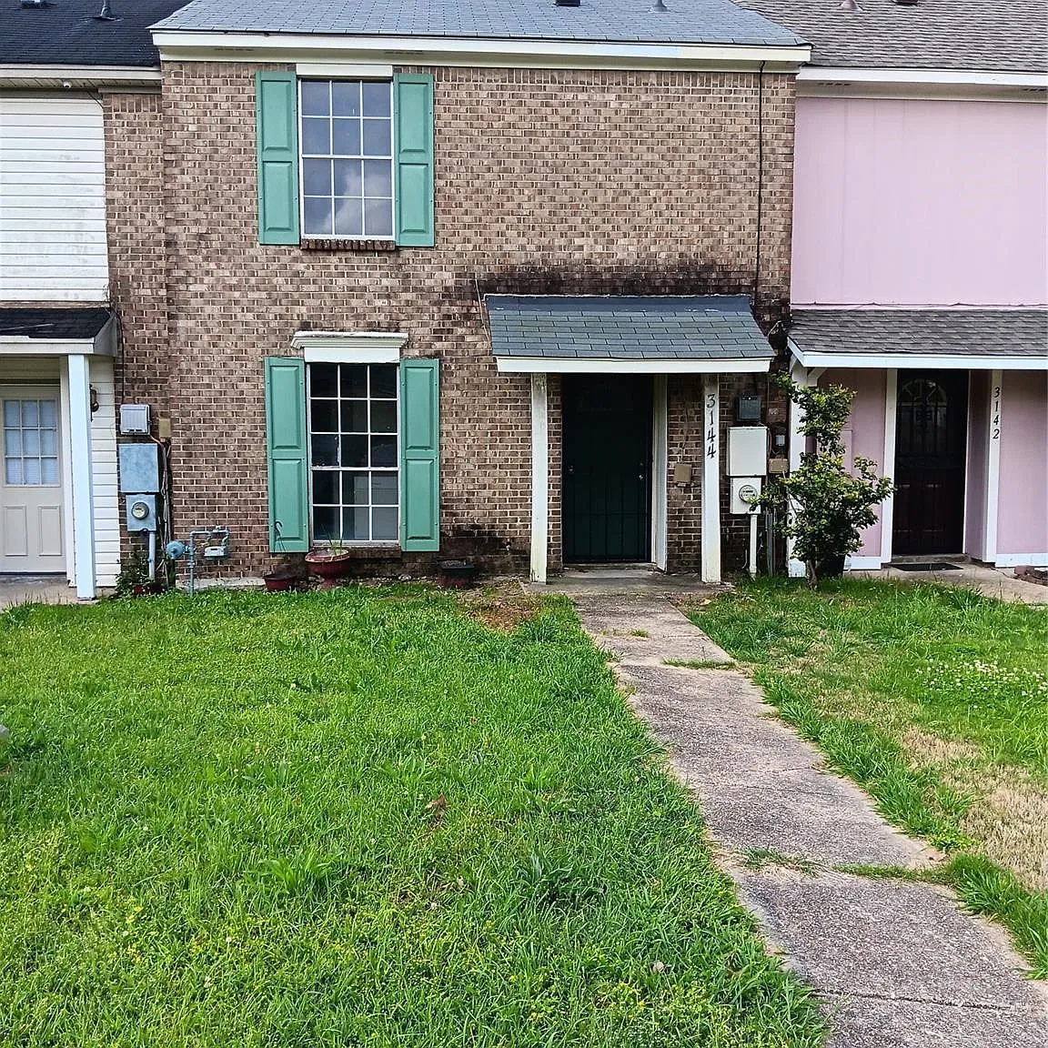 3 bed, 2.5 bath, 1200 sqft, $750 — Photo 1