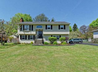 4 Dyer Dr, Latham, NY 12110