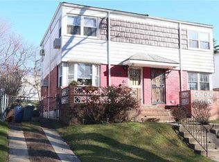 67-17 210th St, Oakland Gardens, NY 11364