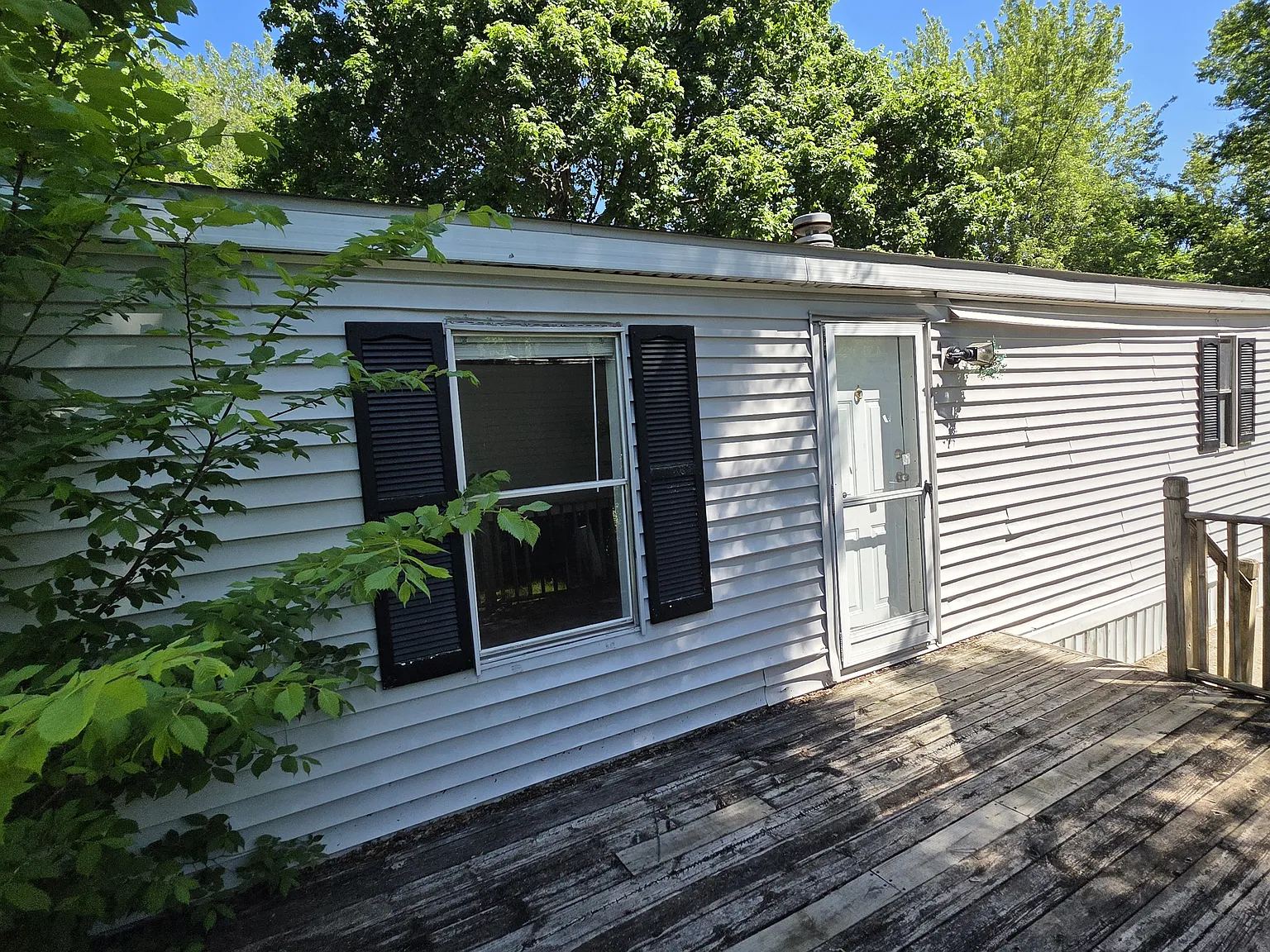 3 bed, 980 sqft, $999 — Photo 2